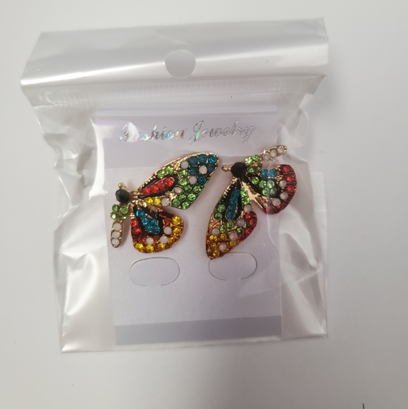 🌻 Stunning Butterfly Earrings - Picture 5 of 5